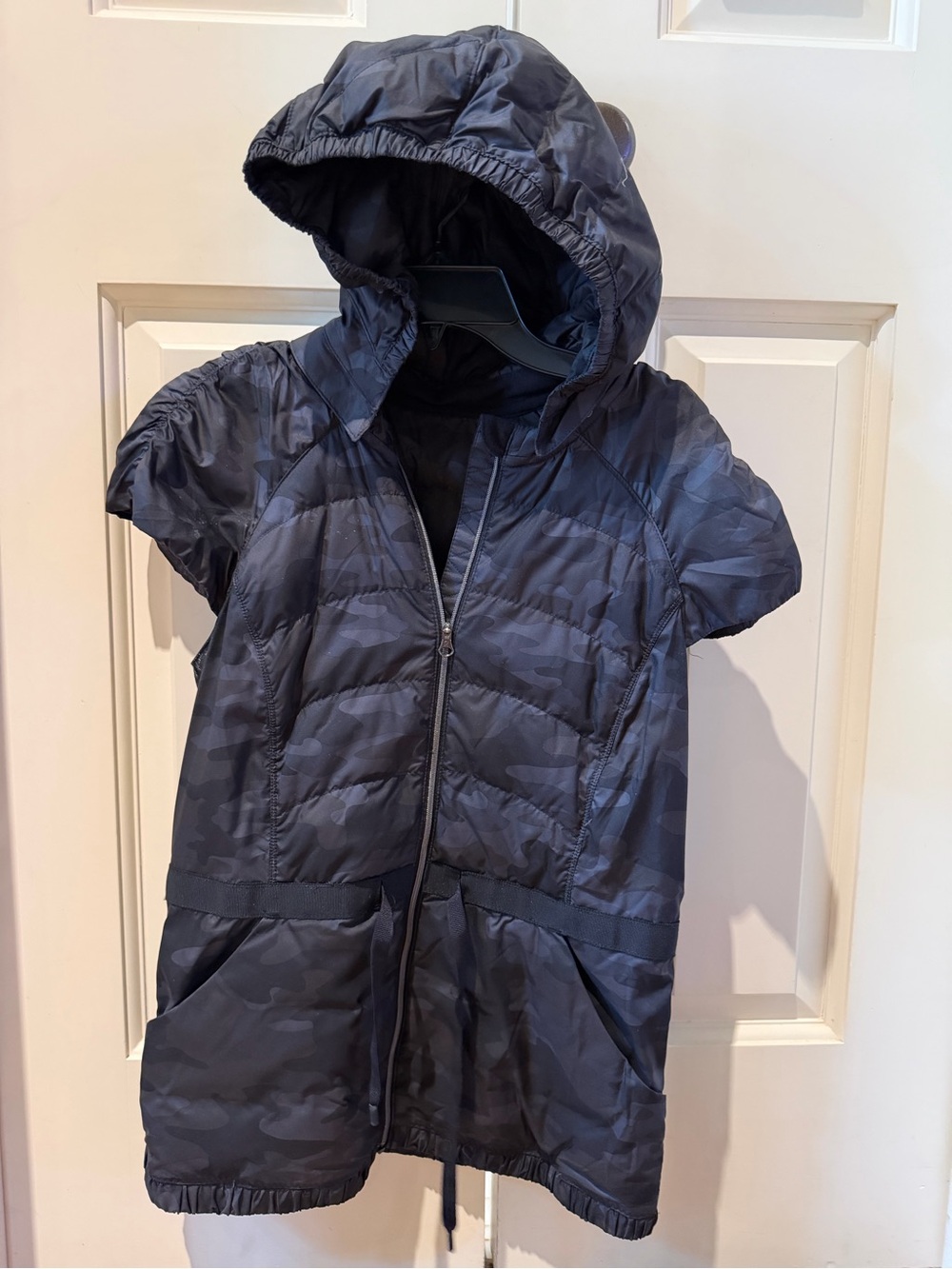 lululemon athletica Black Camo Short-Sleeve Hooded Puffer
